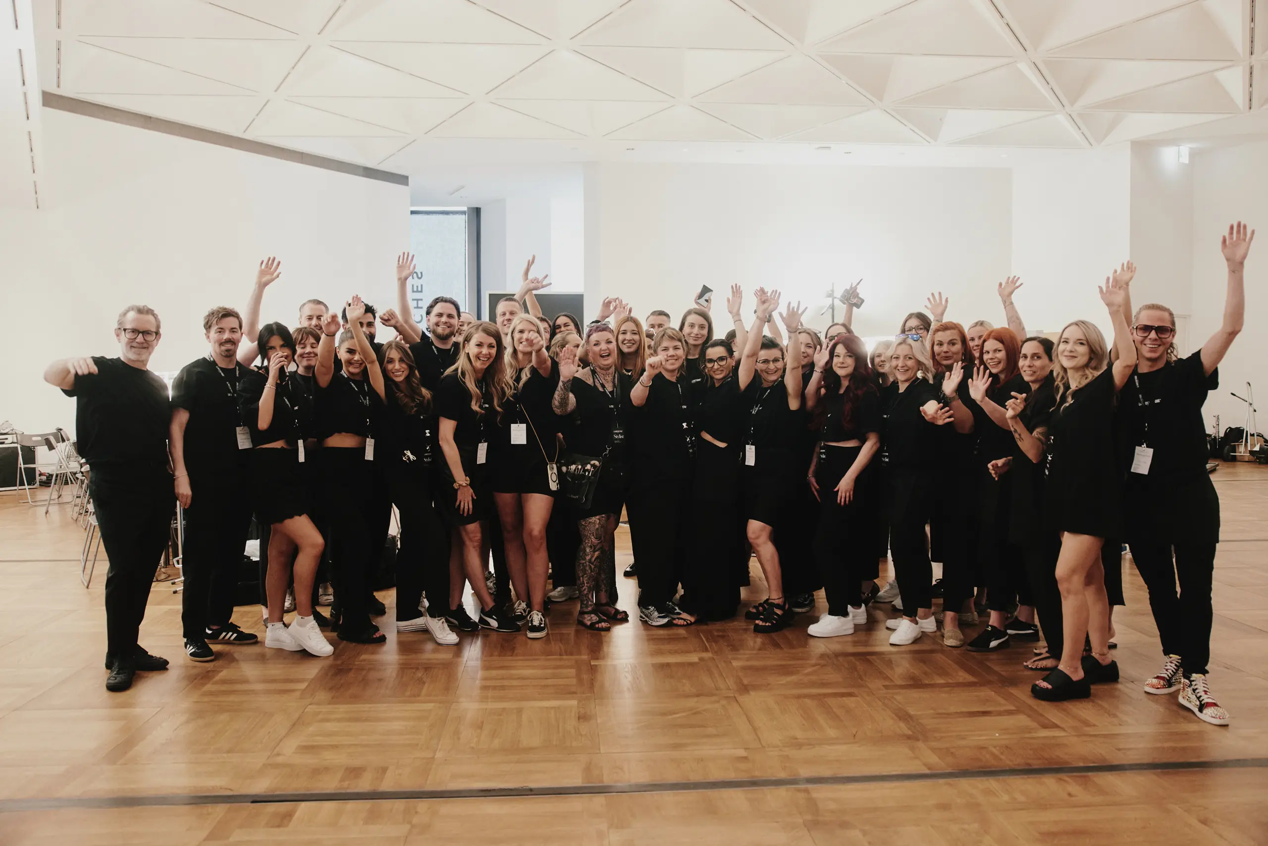 Maxilimian Meyer Hair and Beauty Experts Unterhaching News 25 06 LABIOSTHETIQUE BFW25 15 CARD 0048