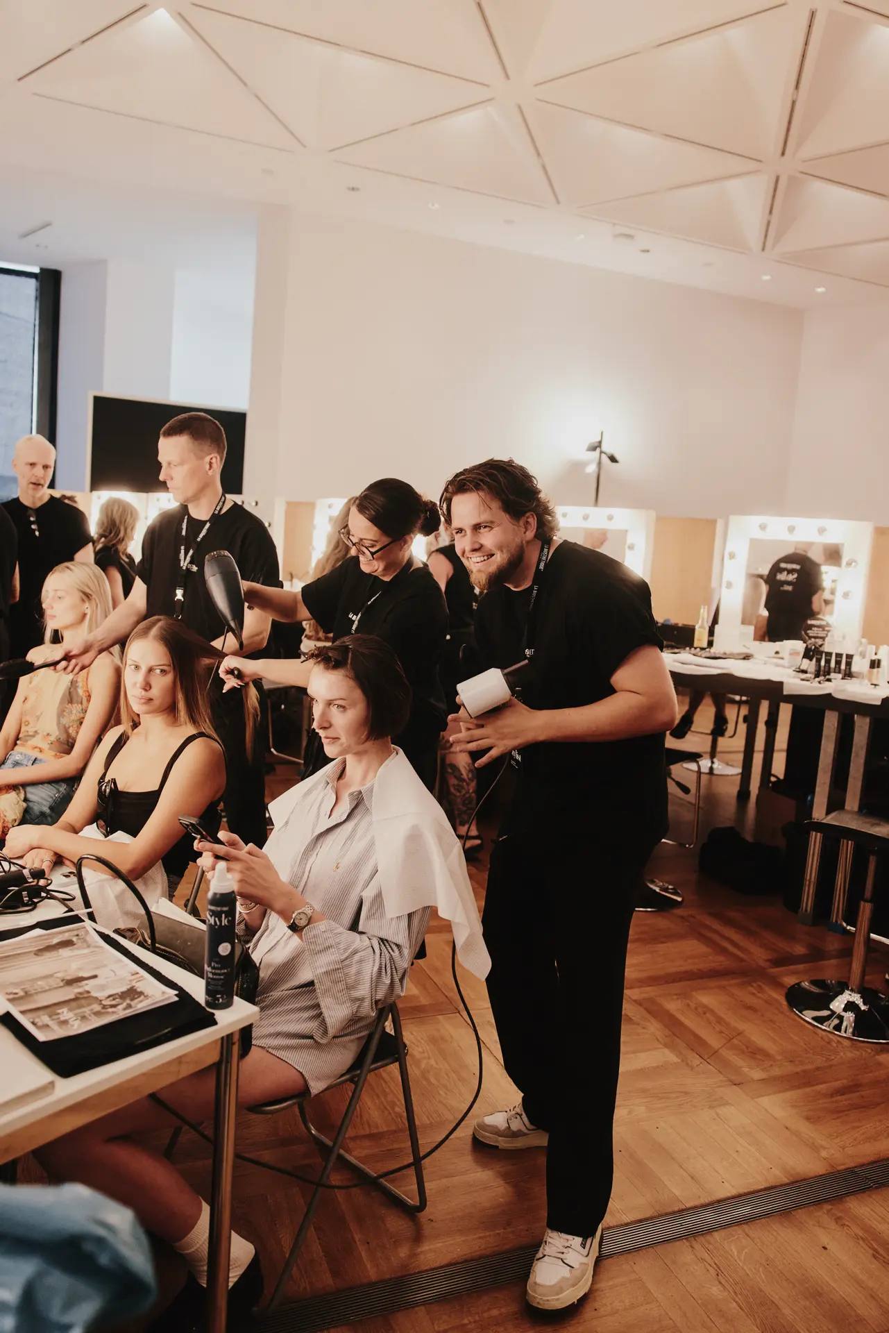 Maxilimian Meyer Hair and Beauty Experts Unterhaching News 25 06 LABIOSTHETIQUE BFW25 16 CARD 0691