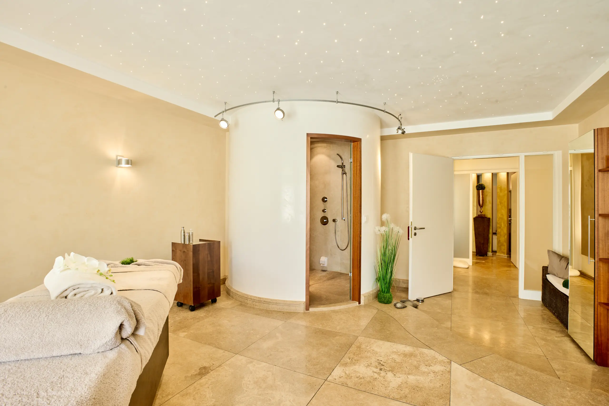 Maximilian Meyer Friseur Unterhaching Day Spa Dusche