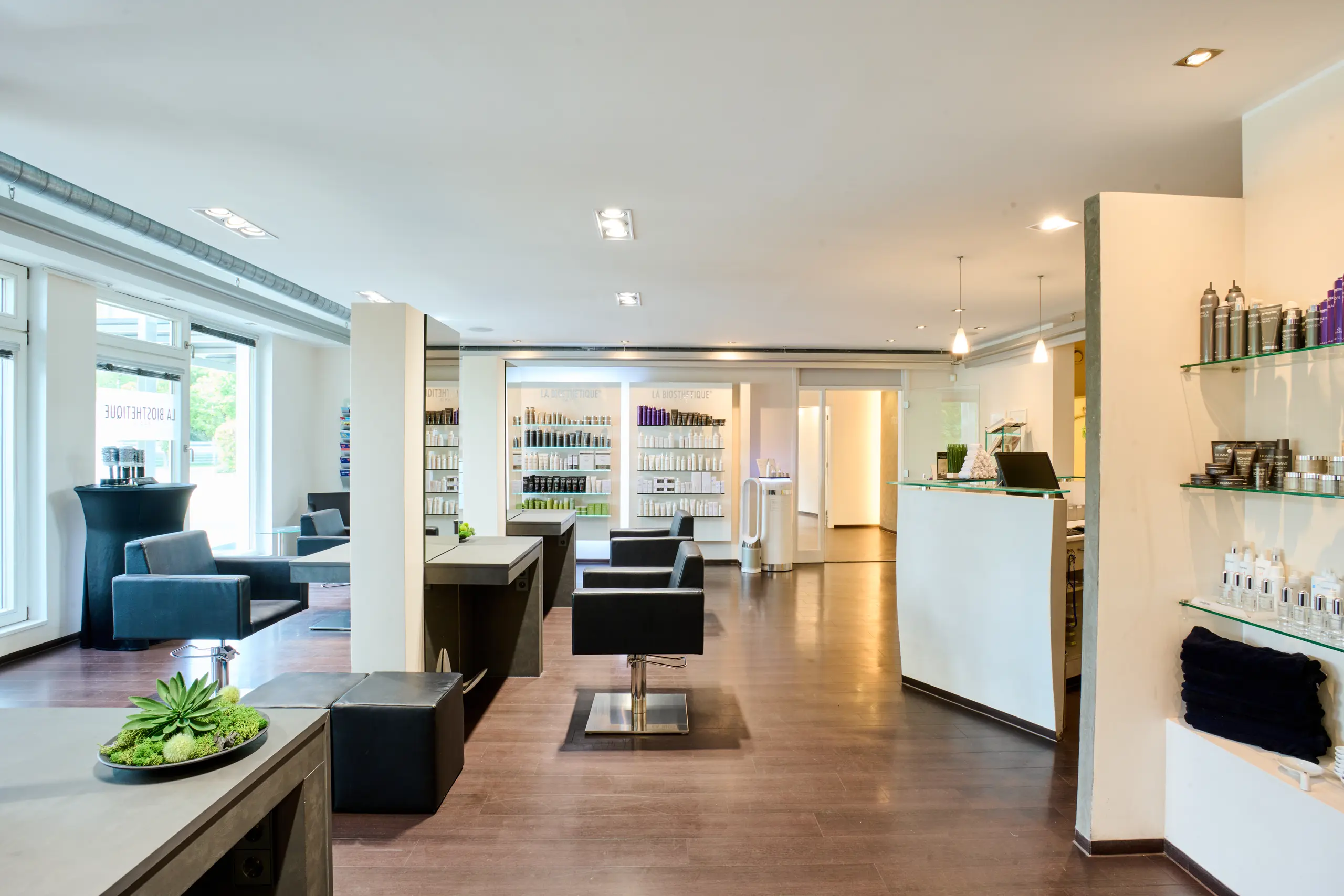 Maximilian Meyer Friseur Unterhaching Salon Friseurbereich2