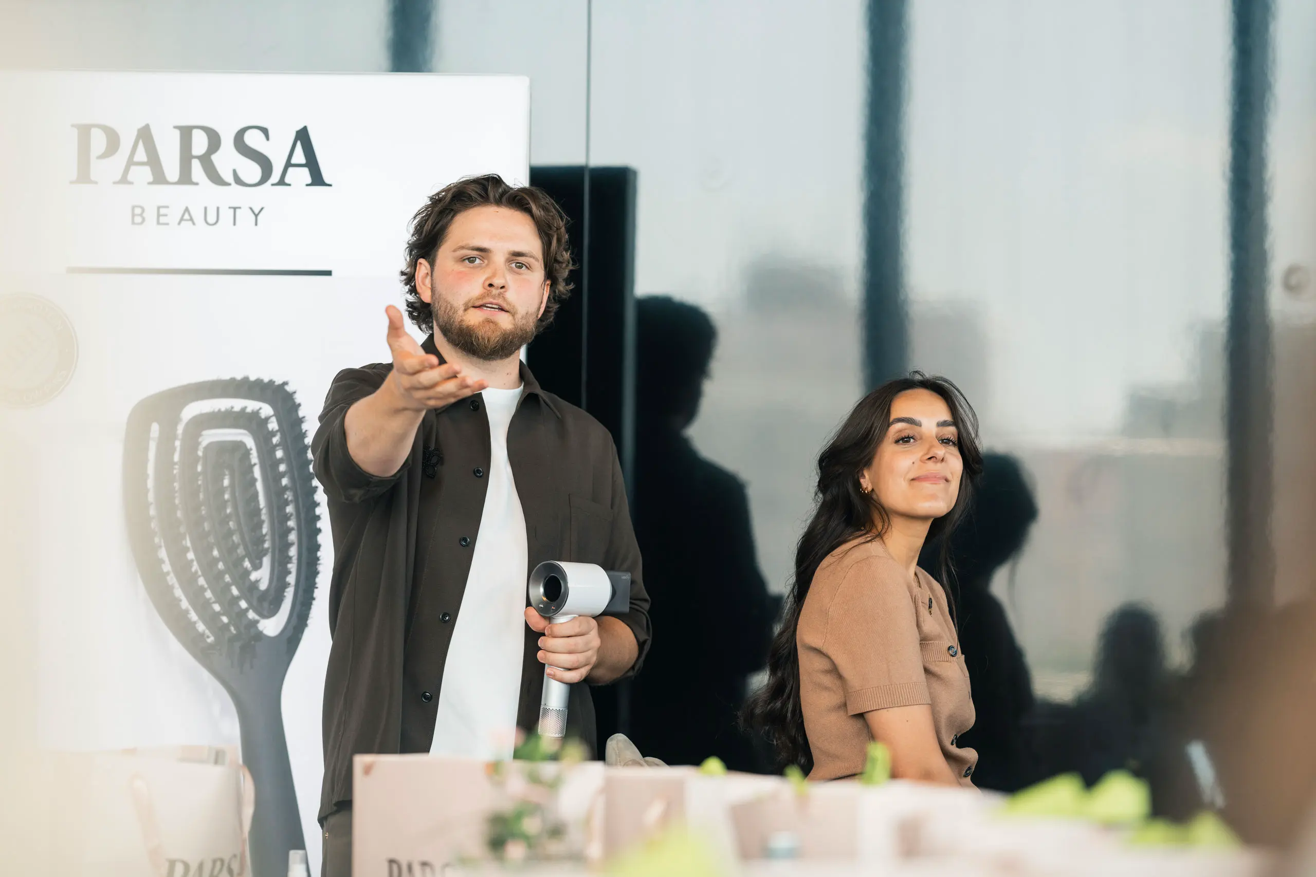 Maximilian Meyer Hair and Beauty Experts News WOMAN x PARSA 114