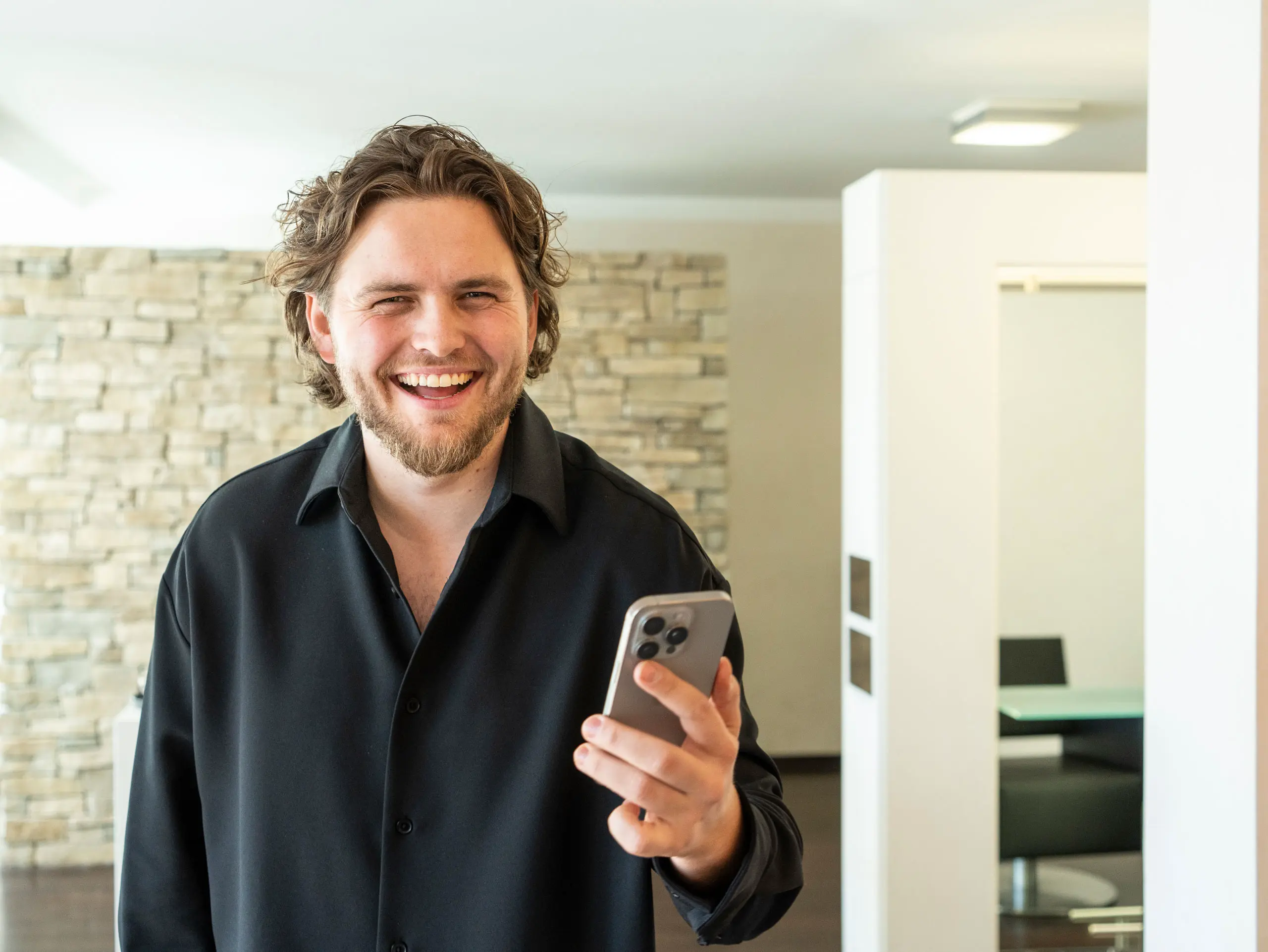 Maximilian Meyer Friseur Unterhaching WhatsApp